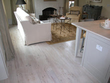 Load image into Gallery viewer, Country Heart Pine Floors